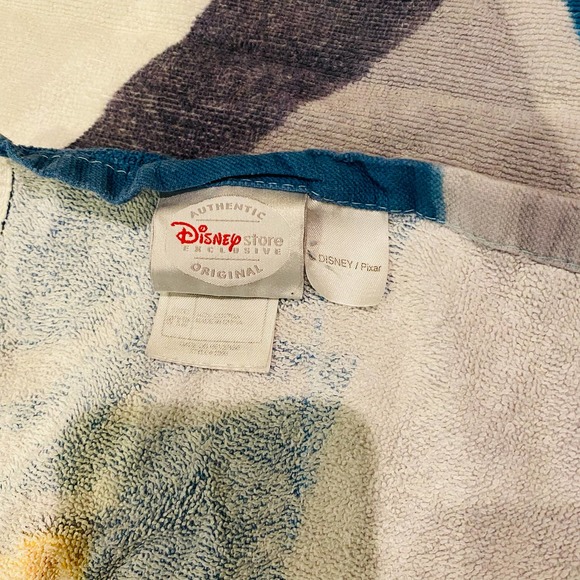 Disney Pixar Finding Nemo Shark Bait 100% Cotton Beach Bath Towel - Picture 3 of 5